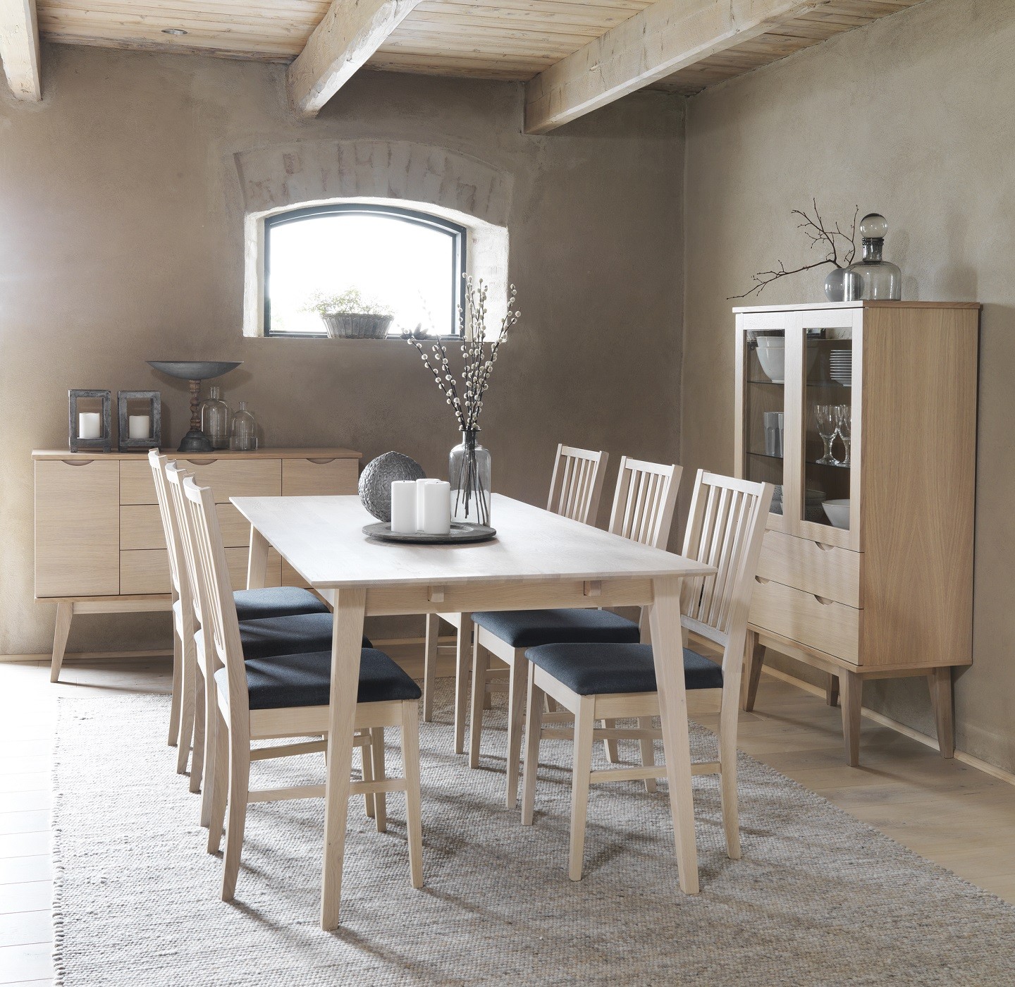 Rowico Filippa spisebordsstol hvidpigmenteret eg