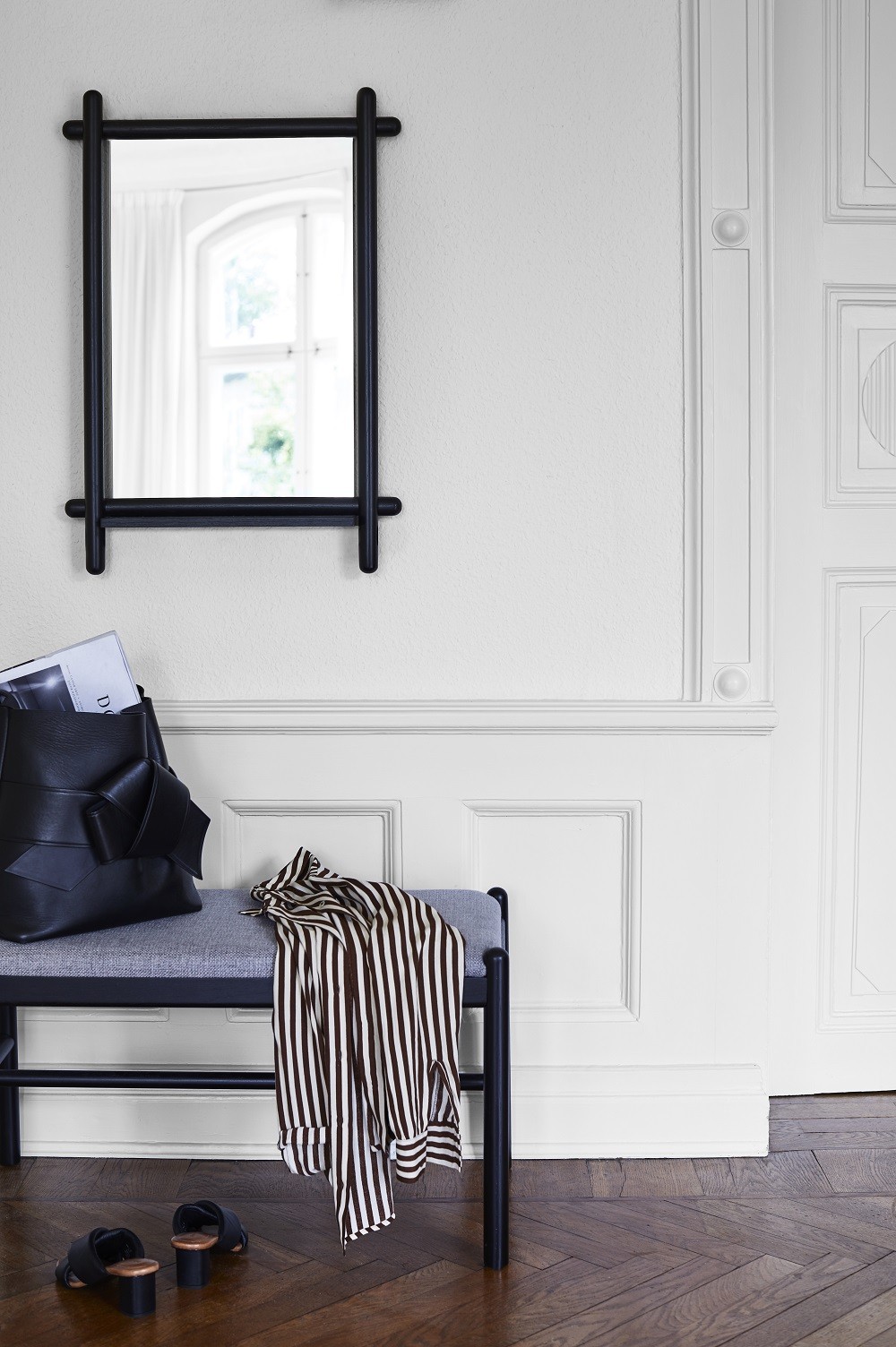 Rowico Milford bænk i 2 farver med grå sæde