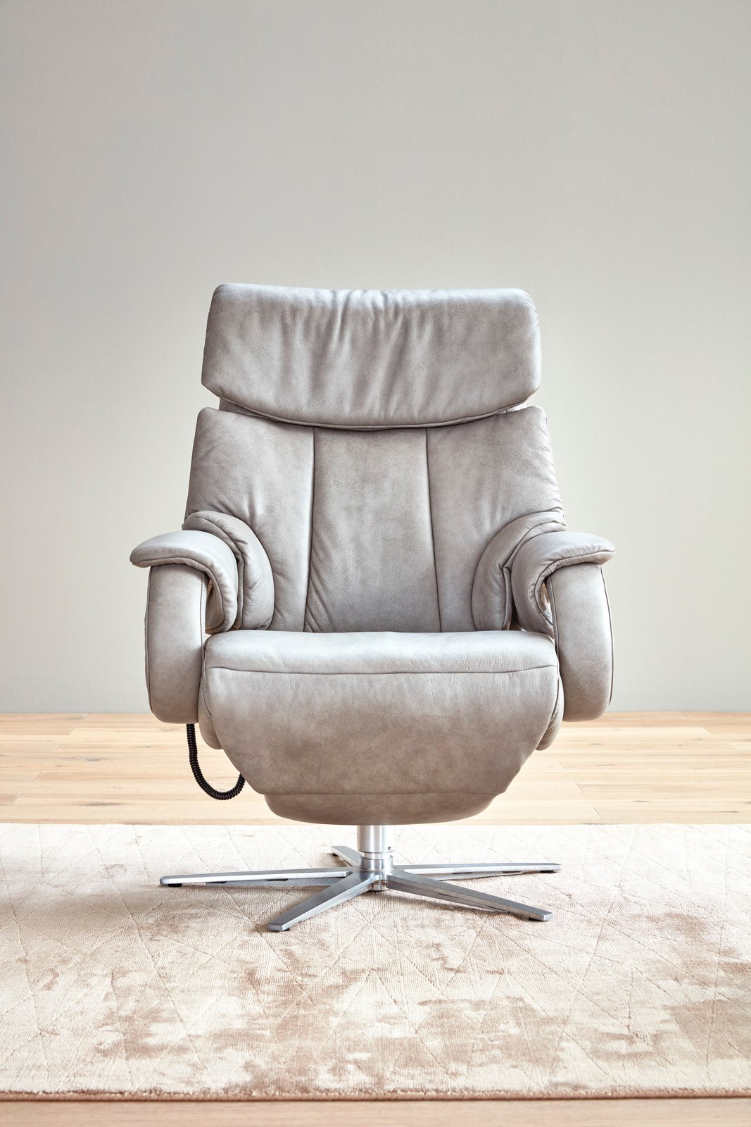 Liseleje hvilestol med el-betjent lift og nakkeregulering