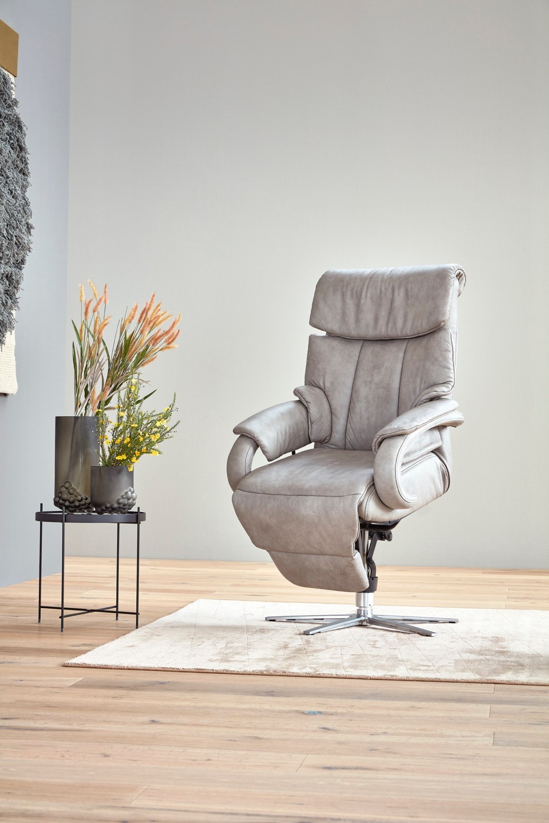 Liseleje hvilestol med el-betjent lift og nakkeregulering