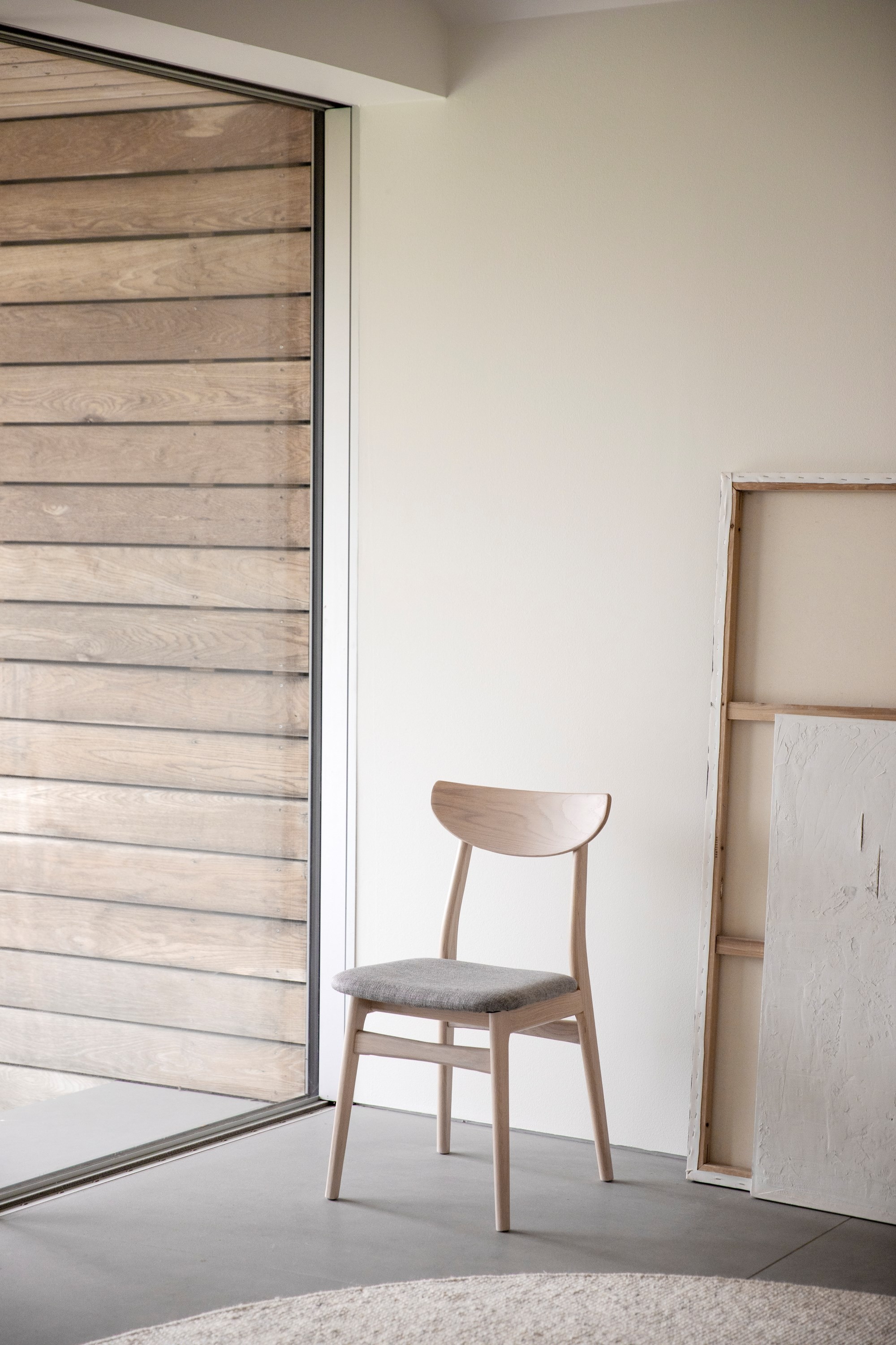 Rowico Rodham spisebordsstol hvidpigmenteret eg/lysegrå