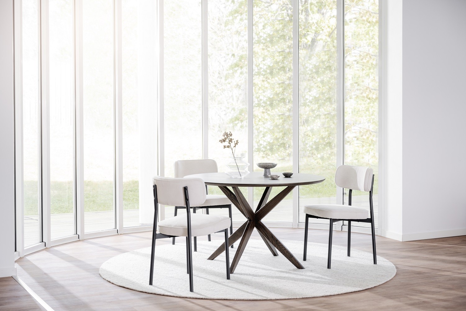 Rowico Calverton spisebord i mørkt eg