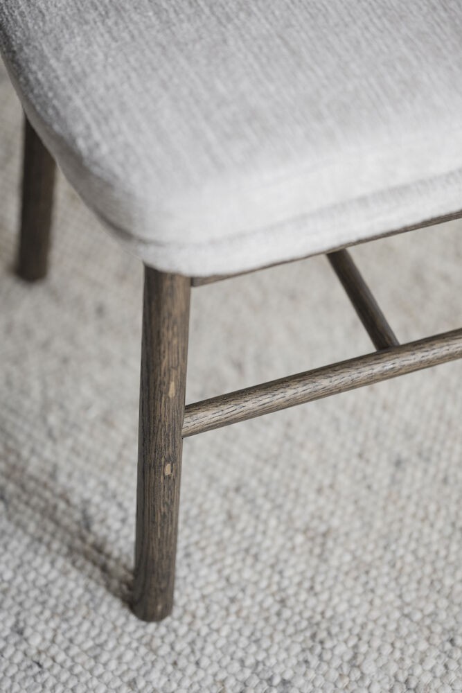 Amesbury Spisebordsstol, lys beige, mørk eg