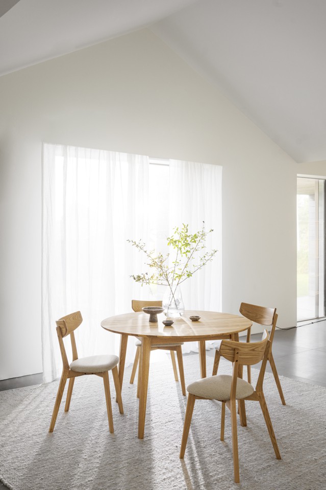 Filippa rundt spisebord i eg inkl. tillægsplade