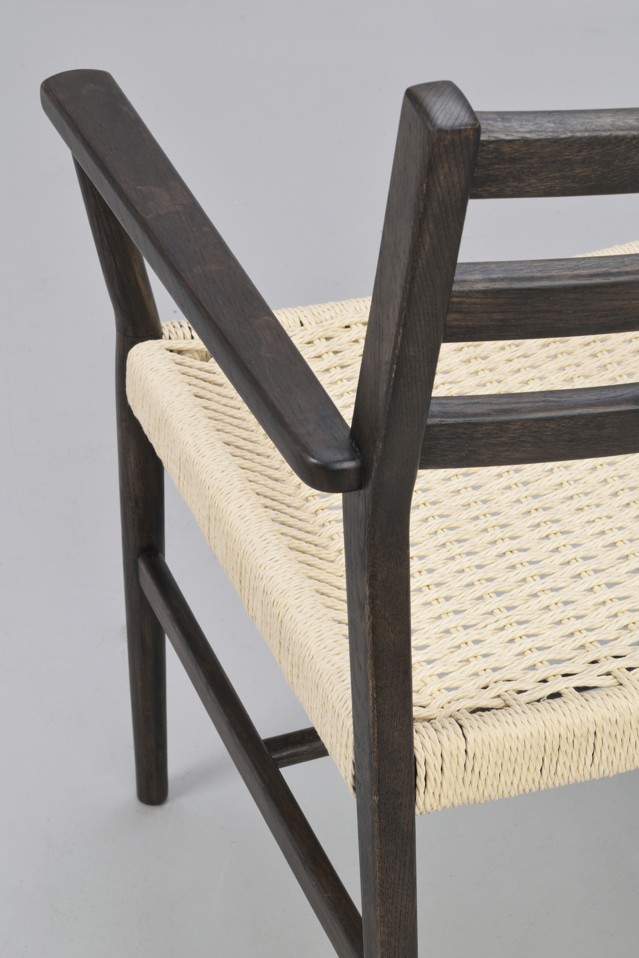 Harlan spisebordsstol med armlæn, to farver