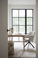 Gladstone spisebordsstol i lys beige tekstil med 360 graders dreje- og vippefunktion