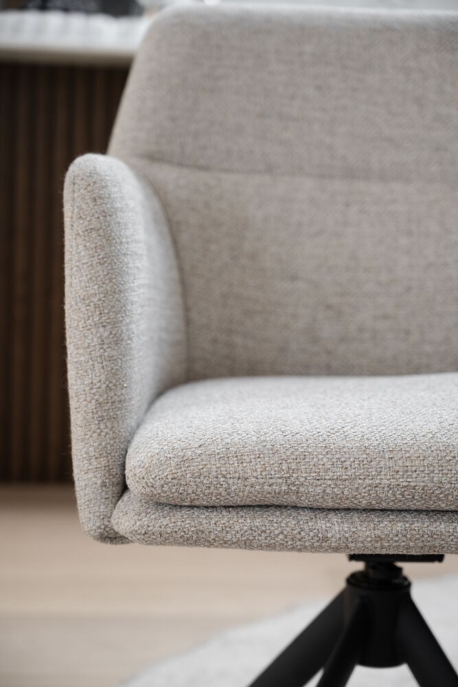 Gladstone spisebordsstol i lys beige tekstil med 360 graders dreje- og vippefunktion