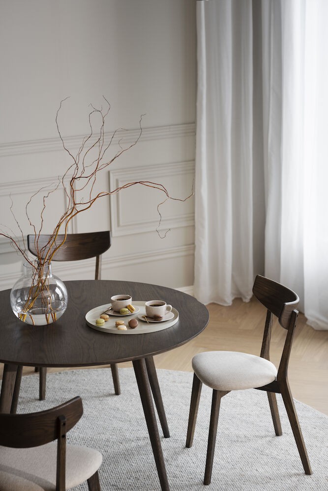 Yumi Spisebord brunt egetræ