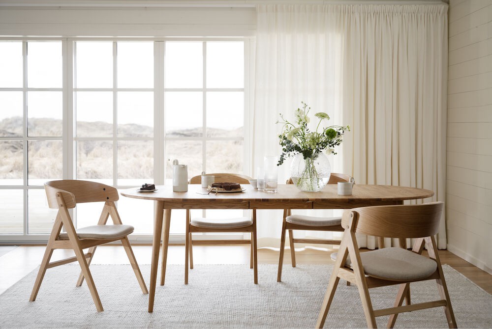 Tyler spisebord i olieret  massiv eg 170x105 cm,  inkl. tillægsbordplade på 40 cm