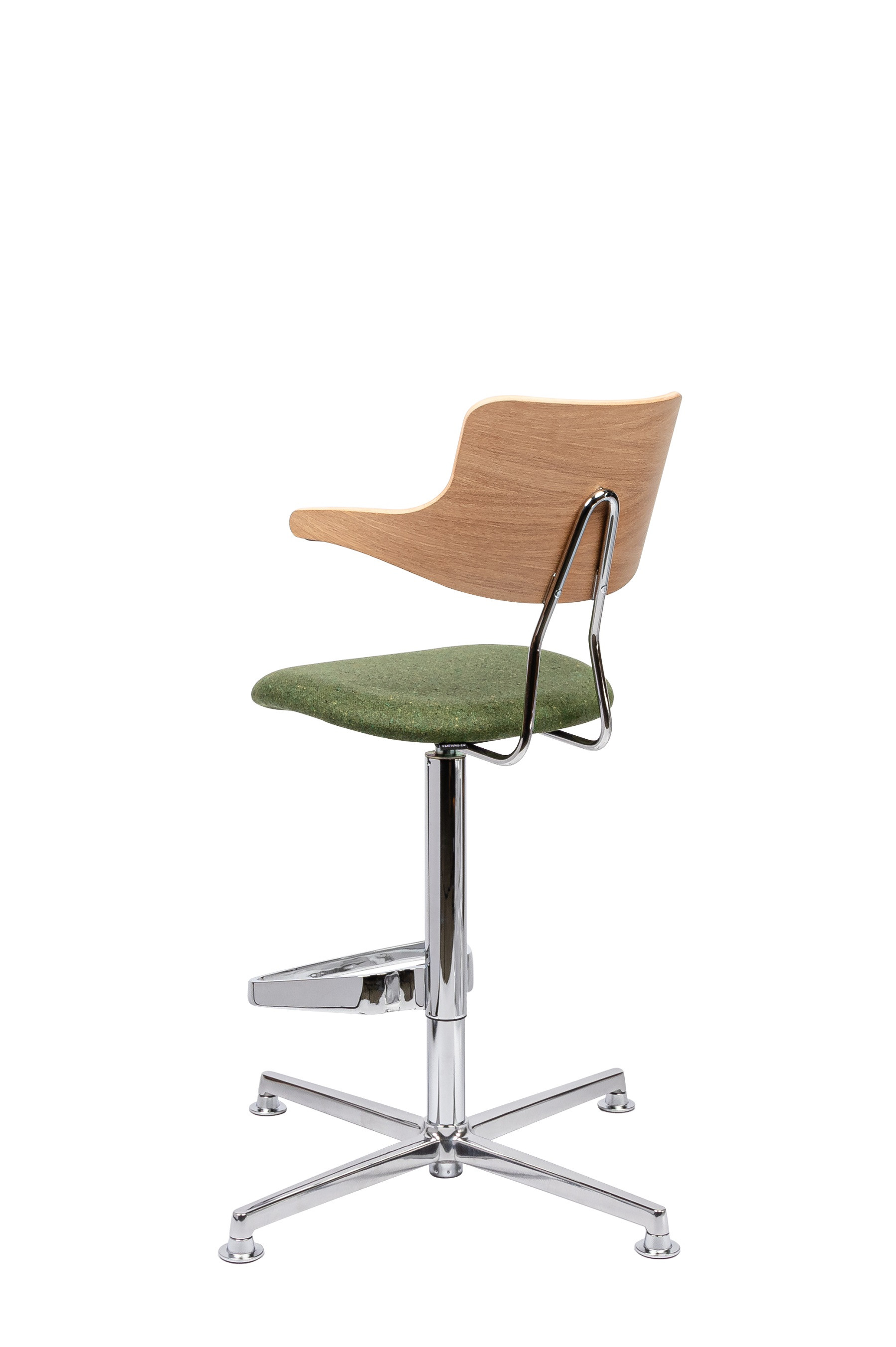 VL120 barstol fra Vermund med træ ryg og polstret sæde