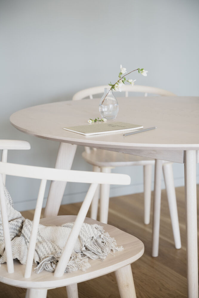 Yumi Spisebord hvidkalket eg