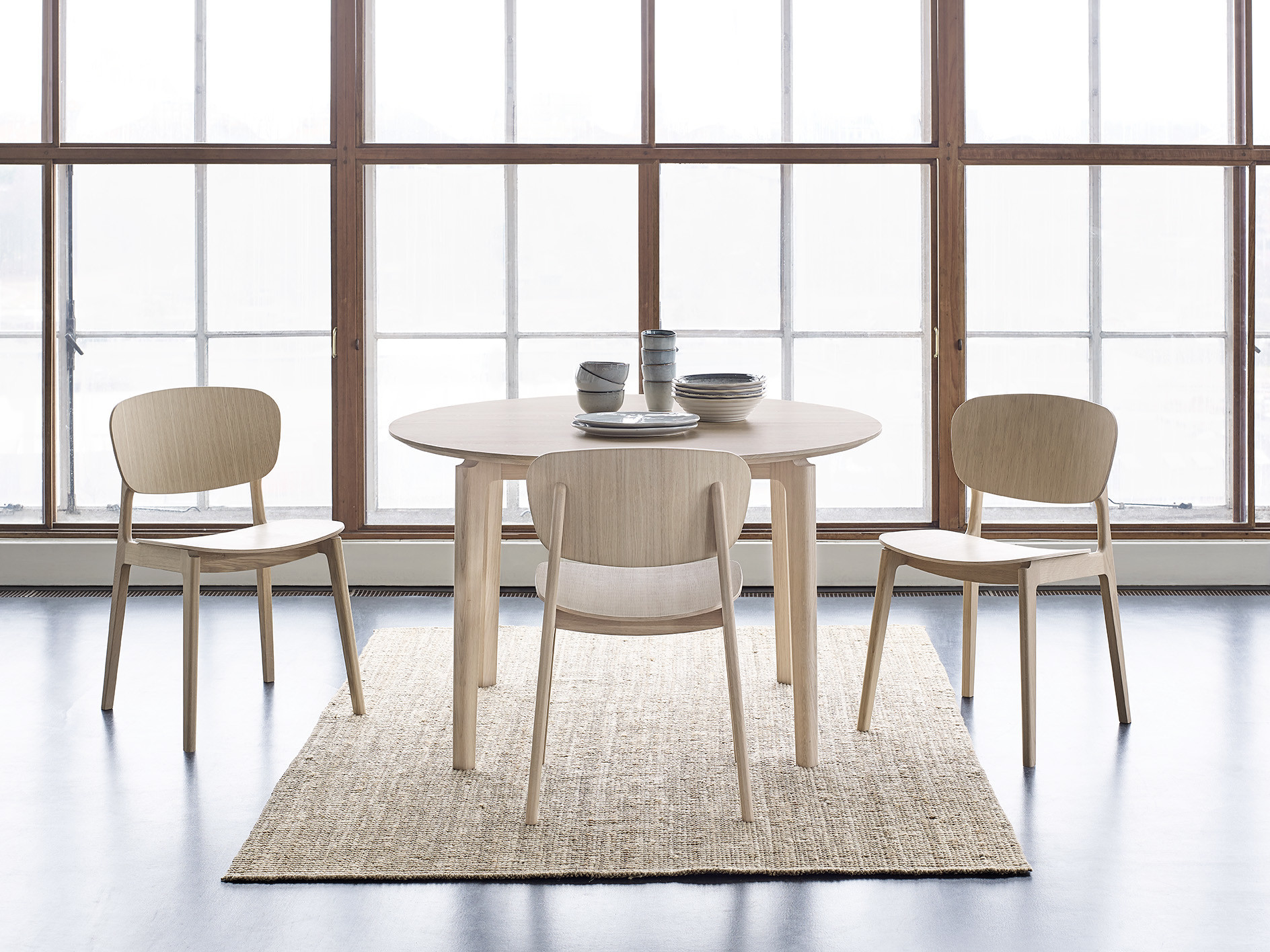 Ida spisebordsstol med træsæde