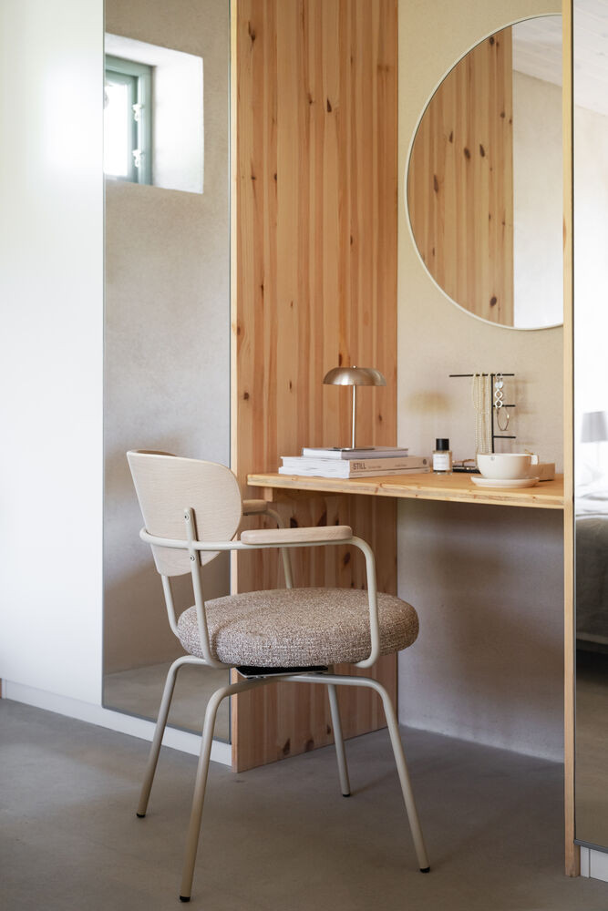 Merrick spisebordsstol med drej, beige stel og træ ryglæn