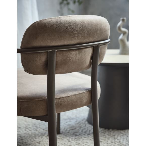 Lingus Lounge stol – i mikrolæder og metal stel