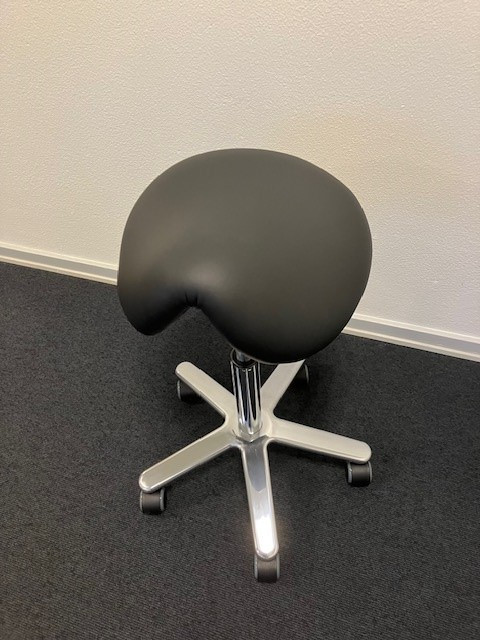 Dynamic1 Sadelstol sort kunstlæder Udstillingsmodel