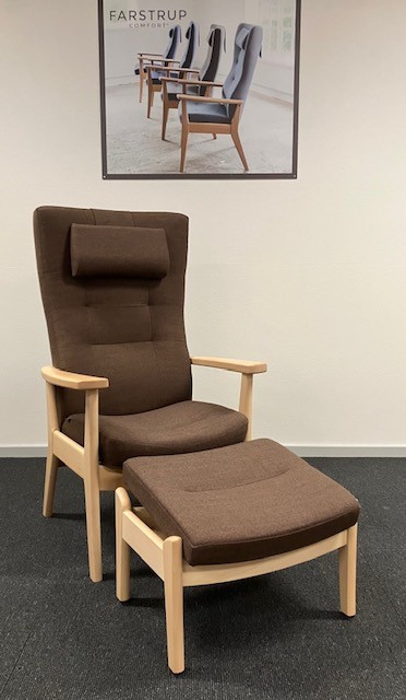 Farstrup Plus 5900 hvilestol med fodskammel i stof Udstillingsmodel