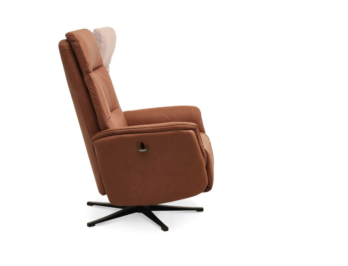 Malthe lænestol i læder med indbygget fodhviler, manuel