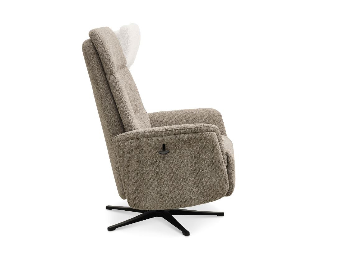 Malthe lænestol i stof med indbygget fodhviler, manuel