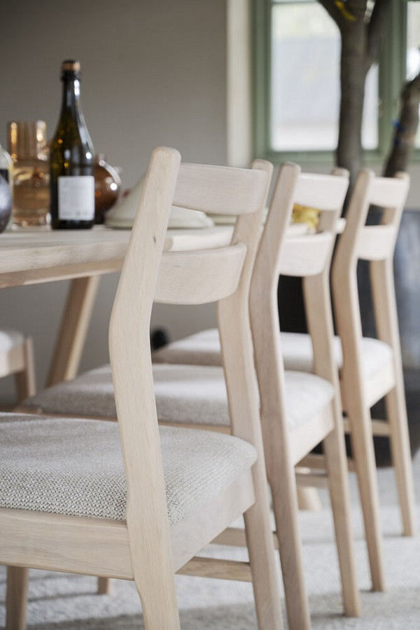 Kerwin Spisebordsstol, hvidpigmenteret eg og lys beige stof