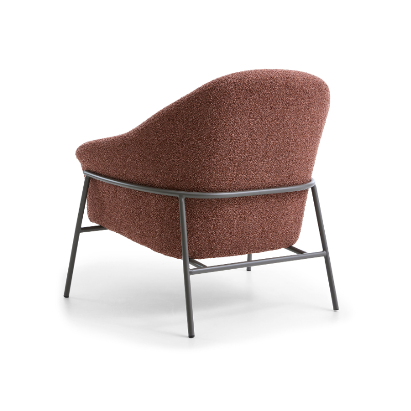 Reece lounge stol i brick red stof