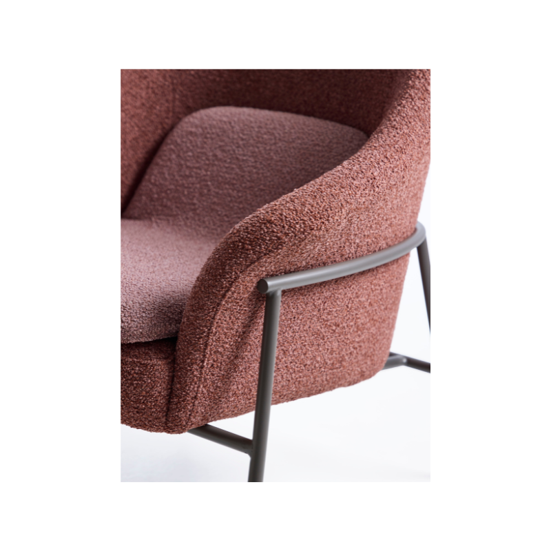 Reece lounge stol i brick red stof