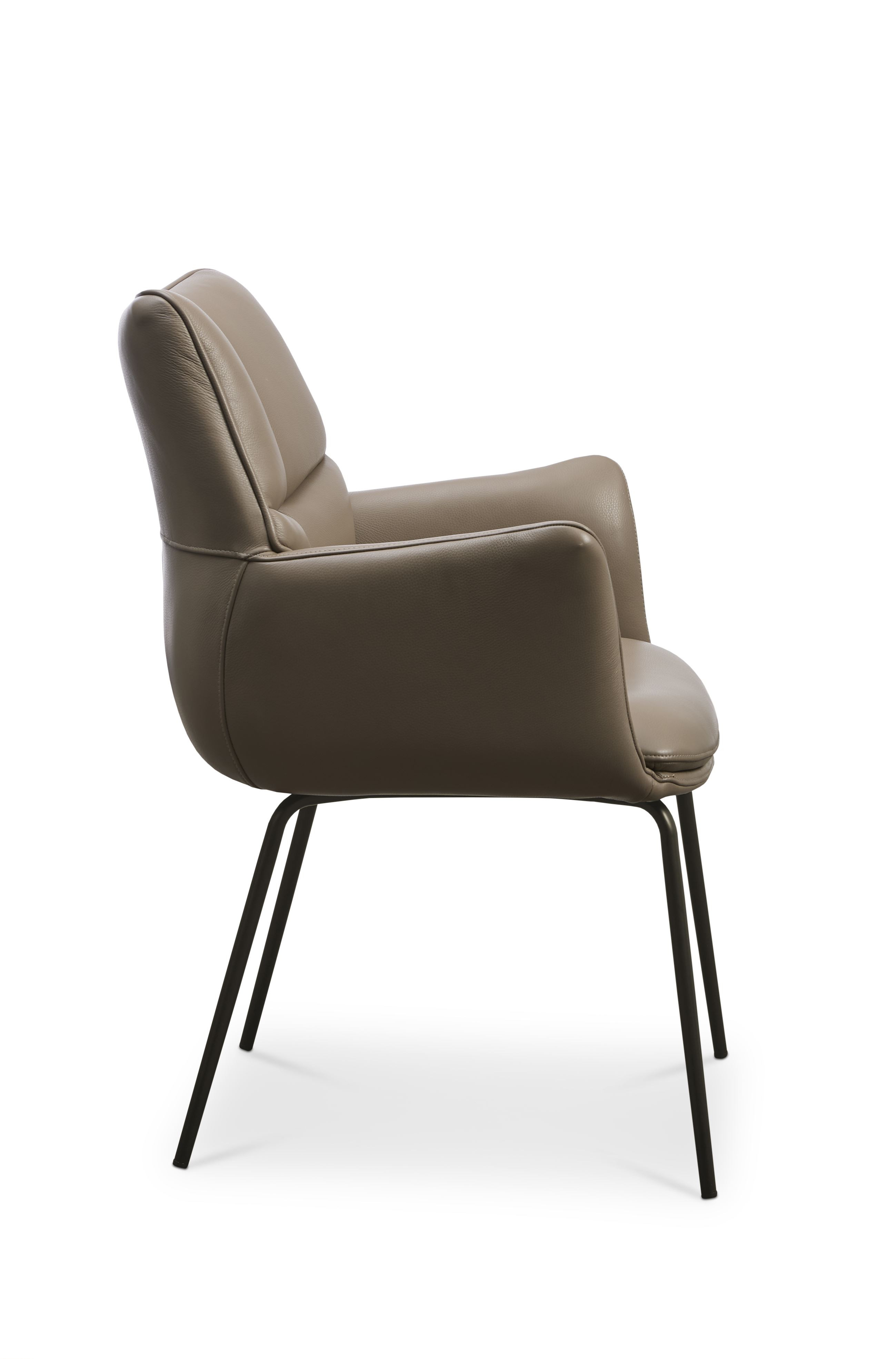 Lily Spisestuestol i nougat læder med armlæn og brune metal ben