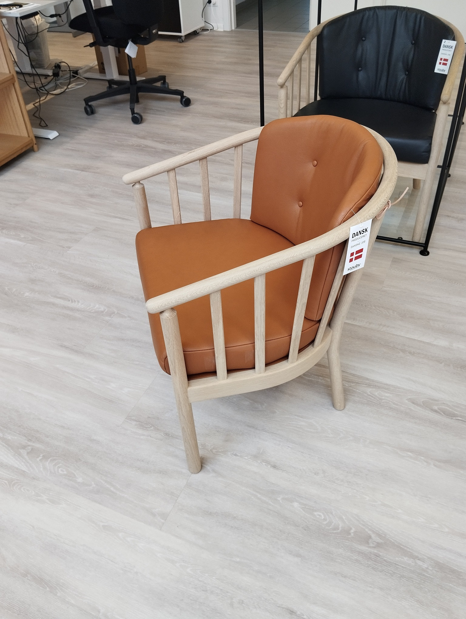 Bella Eg/cognaclæder - UDSTILLINGSMODEL - Kun 2 stk.