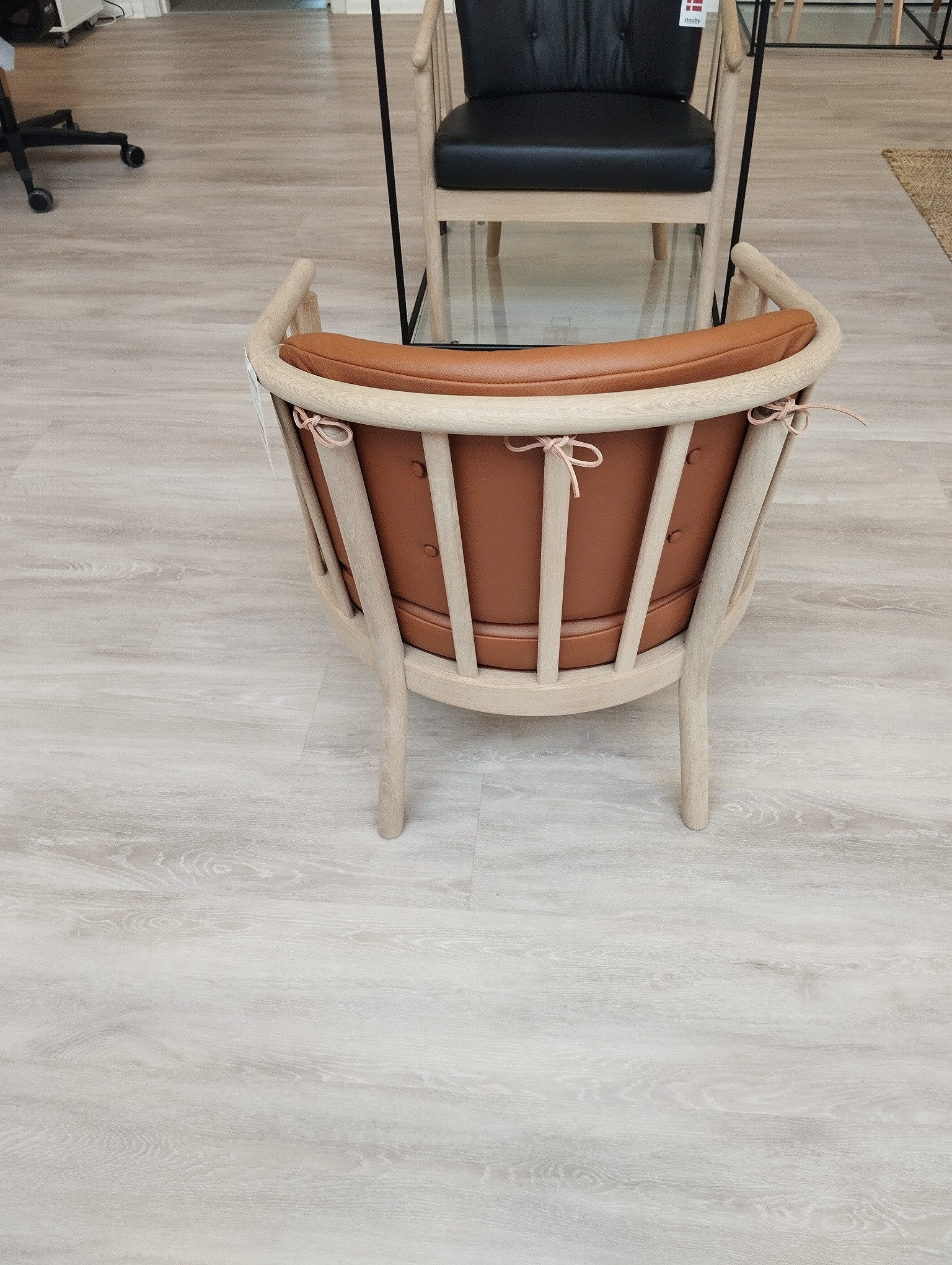 Bella Eg/cognaclæder - UDSTILLINGSMODEL - Kun 2 stk.