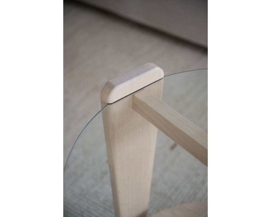 Arran sofabord i hvidkalket eg med bordplade af glas, Ø 93 cm
